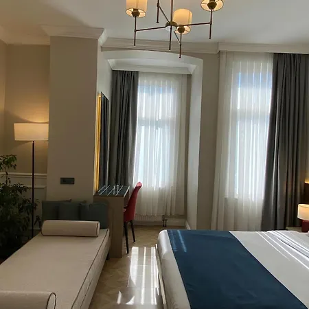 Pera Corner Hotel