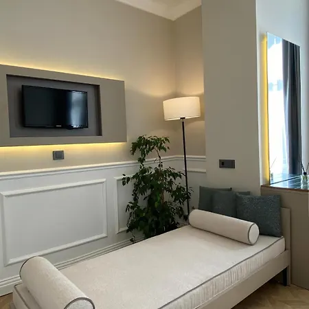Pera Corner Hotel *